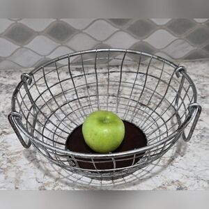 Rustic/Farmhouse Metal Basket